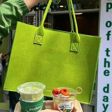 Felt tote bag